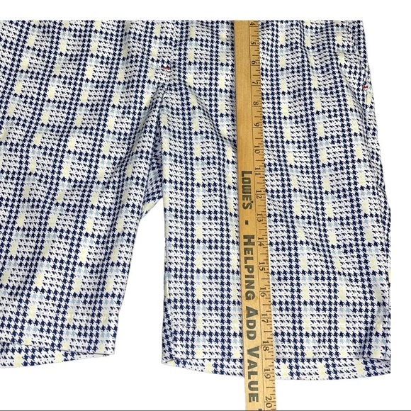 Annika Cutter & Buck Houndstooth Pattern Bermuda Golf Shorts for women’s - Picture 11 of 12